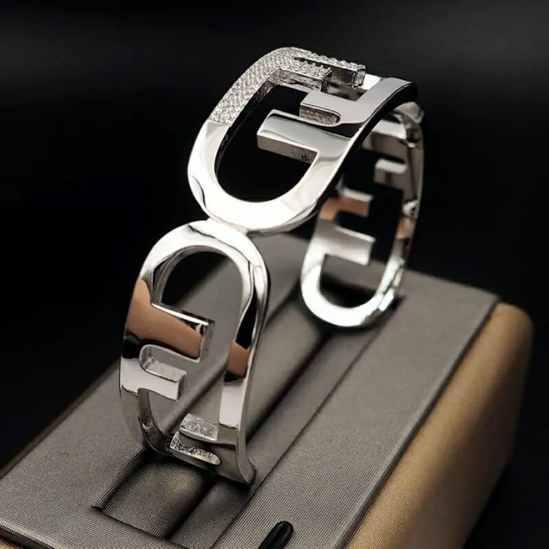 fendi bracelets s_126214b1